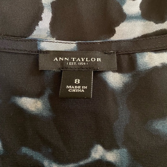 Anne Taylor Shortsleeve Blouse - Picture 3 of 4